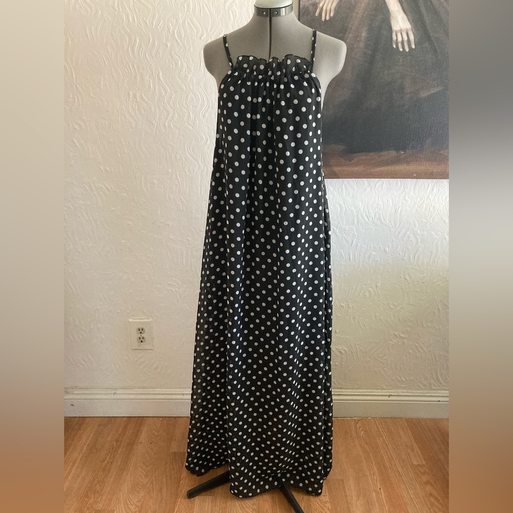 🔥 Ryiyige. Black/white Polka Dot chiffon Maxi  sleeveless loose fit dress . L/LX